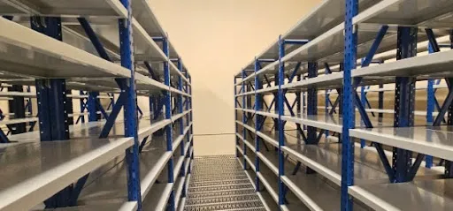 BOLT FREE SHELVING